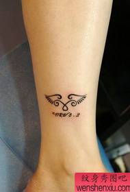 Дівчина ноги маленький тотем крила татуювання візерунок