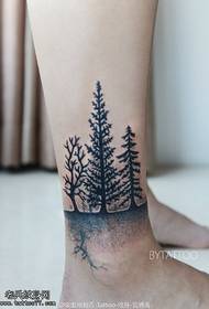 padrão de tatuagem de floresta de pinheiros no tornozelo