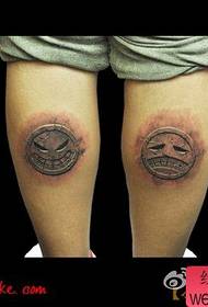 leg cool nga bato nawong pahiyum nawong ug naghilak sa nawong nga tattoo nga sumbanan