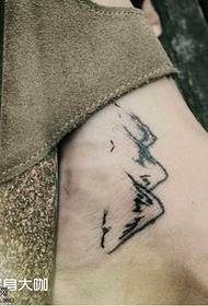 Modello tatuaggio neve montagna