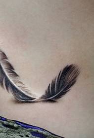 ლამაზი ლამაზი ბუმბულის ნიმუში tattoo