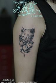 изврстан мали узорак среће за тетоважу мачака