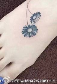 მცირე Daisy Tattoo ნიმუში ფეხით