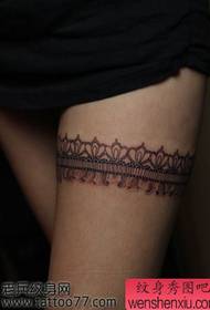 섹시하고 아름다운 다리 레이스 문신 패턴