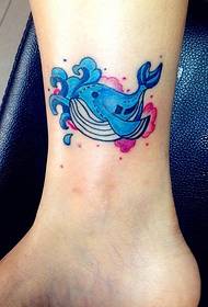 gambar tato biru kecil lumba-lumba dengan kaki telanjang
