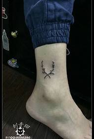 намунаи twig tattoo дар буғум