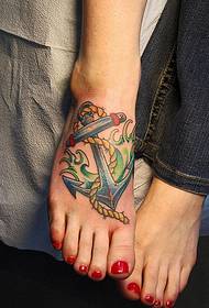 Kvindelig vrist kun smuk farve tatovering tatovering billede billede 48413- smukke kvindelige fødder ser kun på billedet af rosen tatovering mønster