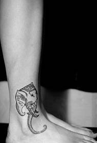 bella moda alla caviglia bella come l'immagine del modello del tatuaggio