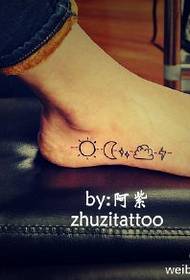 Месяц сонечны малюнак татуіроўкі ступні