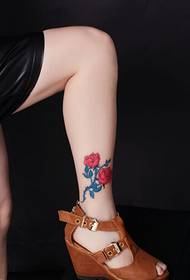 beautiful women's feet only look beautiful roses tattoo pattern pictures