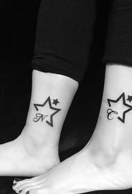 Eng aner fënnefpunkte Star Tattoo Bild op blote Féiss
