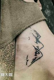 noga planinski uzorak tetovaža