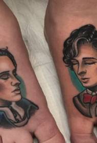 Tato tato punggung dalam pada gambar tato karakter pasangan berwarna