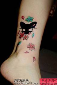modèle de tatouage de fleurs de cerisier jambes beauté chat