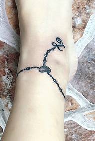 un tatuatu di ankle nantu à a ankle