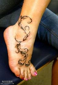 фут квітка виноградна татуювання візерунок