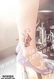 Patrón de tatuaje de elfo de mariposa en el tobillo