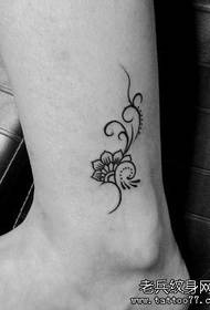 πόδια των κοριτσιών είναι δημοφιλές και όμορφο μικρό φρέσκο τοτέμ μοτίβο τατουάζ μοτίβο