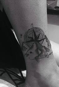 boso tatuaż tatuaż z młodym kompasem
