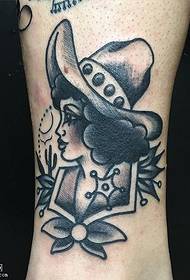 bellezza sulla caviglia Modello del tatuaggio della ragazza