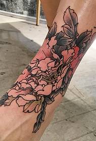 малюнок татуювання хризантеми стопи