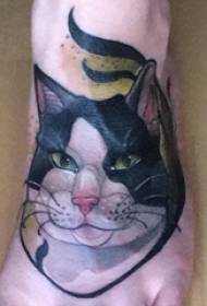 pojkar på baksidan av den målade lutningen enkla linjerna tatueringsbilder för små kattdjur