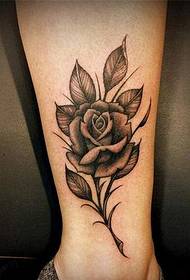 ženské kotníkové módy vypadající černá šedá růže tetování obrázek