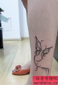 modèle de tatouage vigne papillon jambes de filles