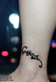 disegno del tatuaggio totem pipistrello gamba-piede