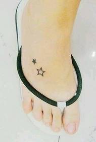 ساده کوچني تازه ټاټو بattooه په شا