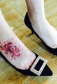 дівчина красива квітка татуювання візерунок