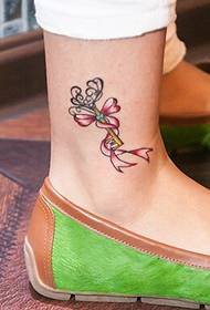 όμορφη μόδα αστράγαλο όμορφη εικόνα τόξο πλήκτρο τατουάζ