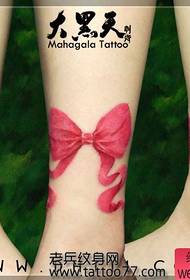 patrón de tatuaje de arco bonito de pierna de niña