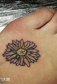 modello del tatuaggio del crisantemo del piede