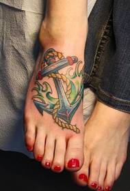 Gambar tato jangkar ayu ing instep wanita