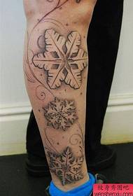 beautiful legs Nice-looking snowflake tattoo pattern