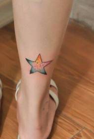 hermoso tobillo bien hermosa estrella de cinco puntas tatuaje vacío imagen