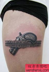 краса стегна класичний мереживний пістолет татуювання візерунок