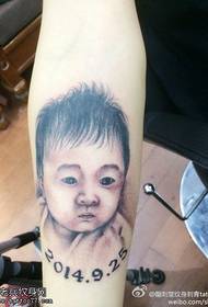 retrato de brazo patrón de tatuaxe infantil