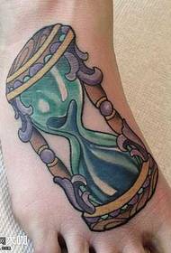 ຮູບແບບ tattoo hourglass ຕີນ