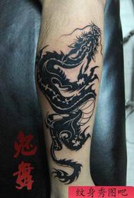 Modèl tatoo bèl totem dragon pou janm gason