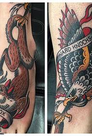 Fox Eagle Tattoo Muster op d'Knöchel