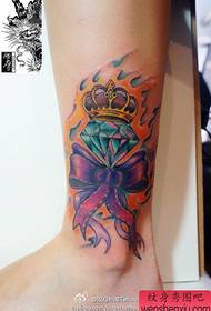 dziewczyny nogi piękna korona łuk tatuaż diament wzór