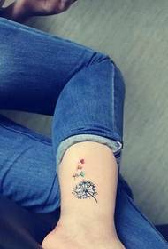 მოდის ქალთა ფეხები ლამაზი ლამაზი dandelion tattoo სურათი