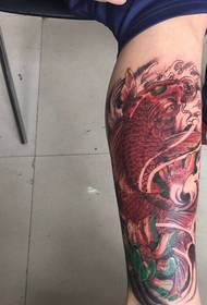 тату цвет кальмара красного цвета внешнего цвета 47516 - татуировка персонализированная ногой