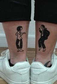 pāris uz kailām kājām Īpaši smieklīgi pāra tetovējuma attēli
