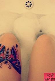 lány combjai európai és amerikai stílusú pillangó tetoválás minta