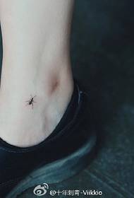 jalka muurahainen tatuointi malli