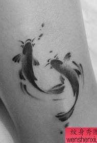 bellissimo modello di tatuaggio di calamari pittura ad inchiostro gamba popolare