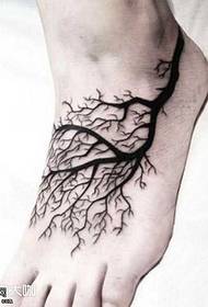 muundo wa tattoo ya mti wa mguu